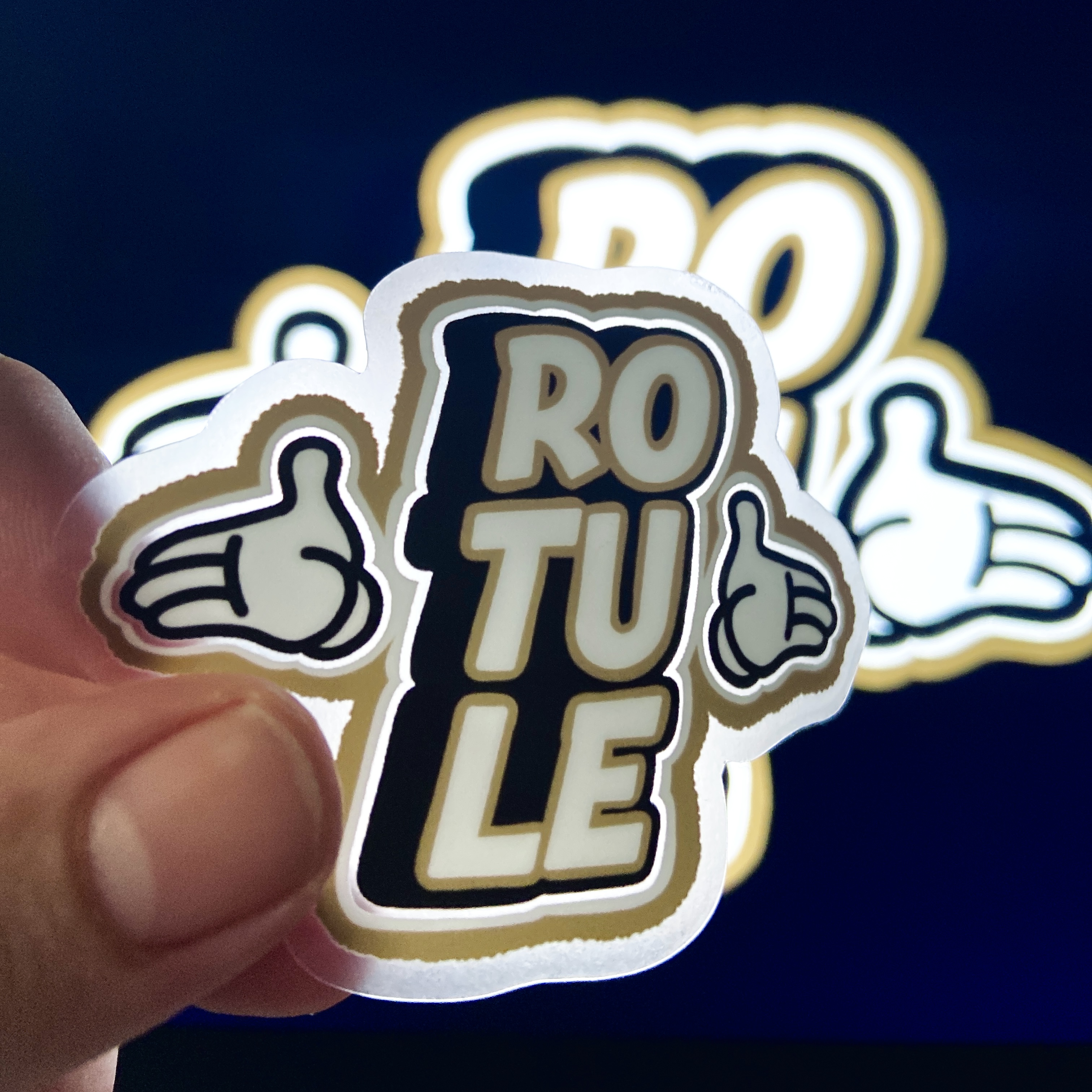 logo_handz_2_badge_illustration_instagram_benoit-hoube.fr_illustation_logo_rouen